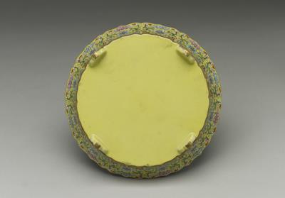 图片[3]-Pot stand in the shape of lotus petals in fencai painted enamels, Qing dynasty, late 18th – early 19th century-China Archive